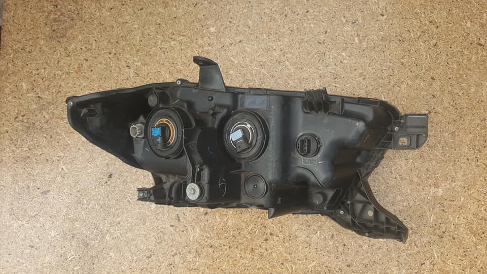 FARO DELANTERO IZQUIERDO TOYOTA TACOMA 2016 AL 2019